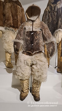 abito per il freddo utilizzato dalle popolazioni che abitavano la odierna Danimarca. Museo nazionale copenaghen