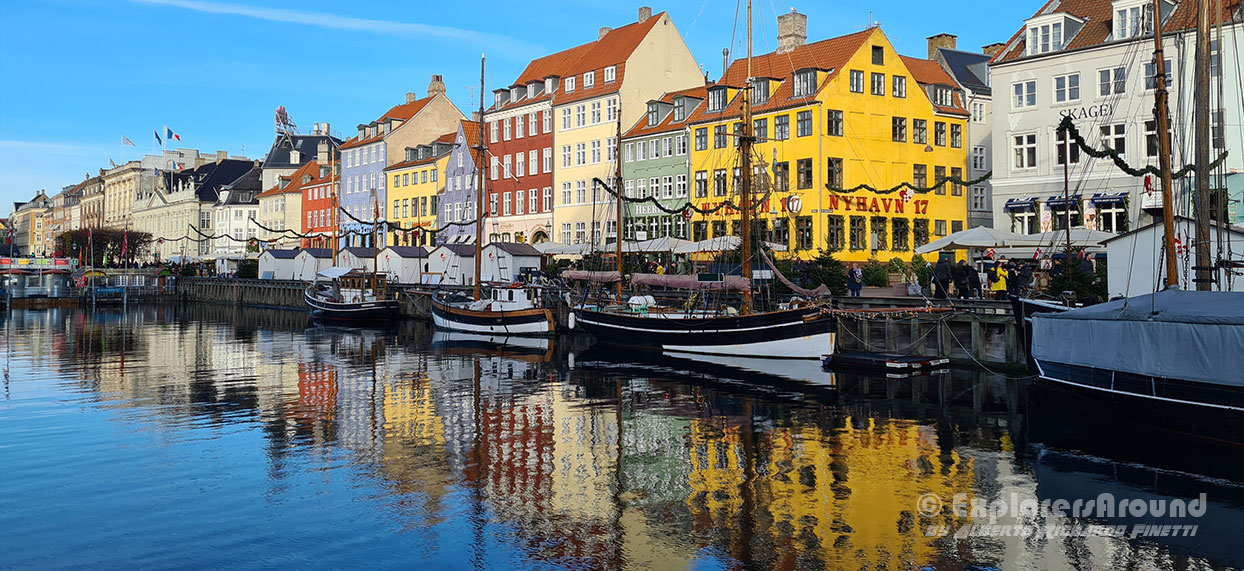 la Copenaghen da cartolina, il famoso canale distretto di Nyhavn, Copenaghen Danimarca Explorers Around