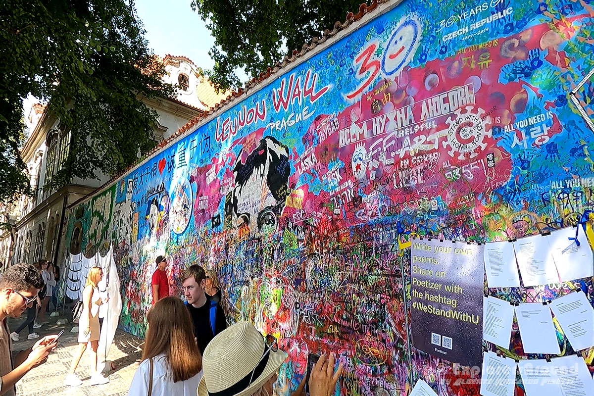 il muro di john lennon a praga repubblica ceca explorers around