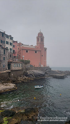 campanile dell'antico borgo di tellaro in liguria nel golfo dei poeti italia italy explorers around